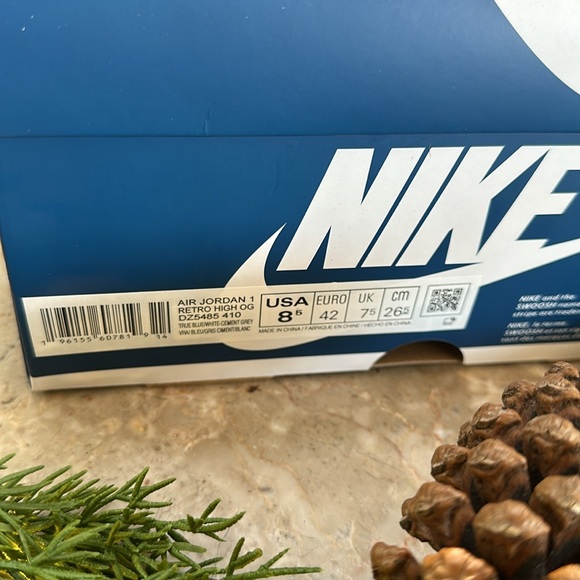 Nike Air Jordan 1 High True Blue - Picture 17 of 17